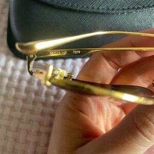 Linda Farrow Aviators